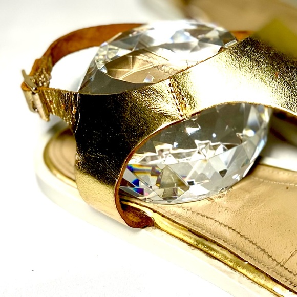 BCBGMAXAZRIA Leather Gold Sandals made in Italy - Picture 9 of 9